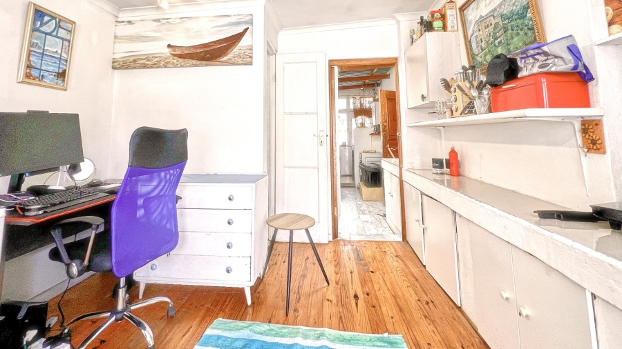 1 Bedroom Property for Sale in Green Point Western Cape